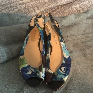 Gorgeous blue floral wedges!!